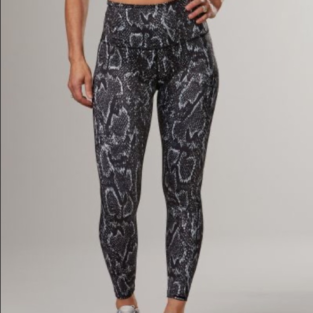 SNAKE SKIN LEGGING - BEYOND YOGA